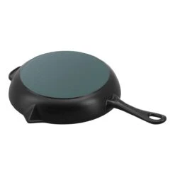 Staub 10 Inch Frying Pan With Pouring Spout, Black Matte 5 Staub 10 Inch Frying Pan With Pouring Spout, Black Matte -Chef Knife Shop 1222625 4