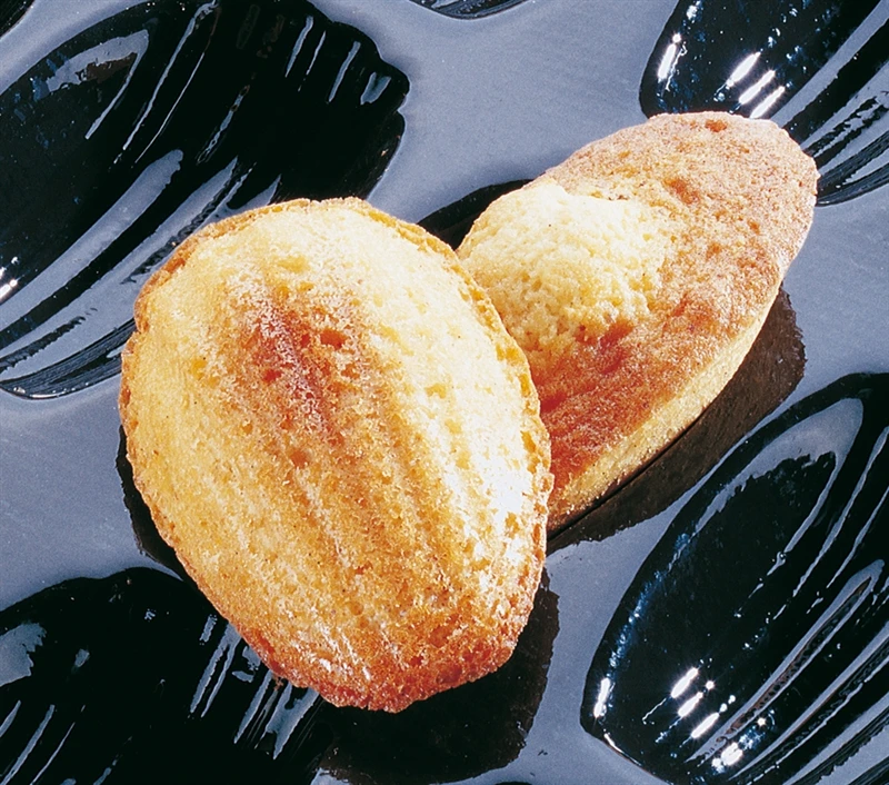 Demarle Flexipan 1.5 Oz Madeleine Tray, 40 Molds, 3-5/16 X 2 X 11/16 2 Demarle Flexipan 1.5 Oz Madeleine Tray, 40 Molds, 3-5/16 X 2 X 11/16 - Image 2